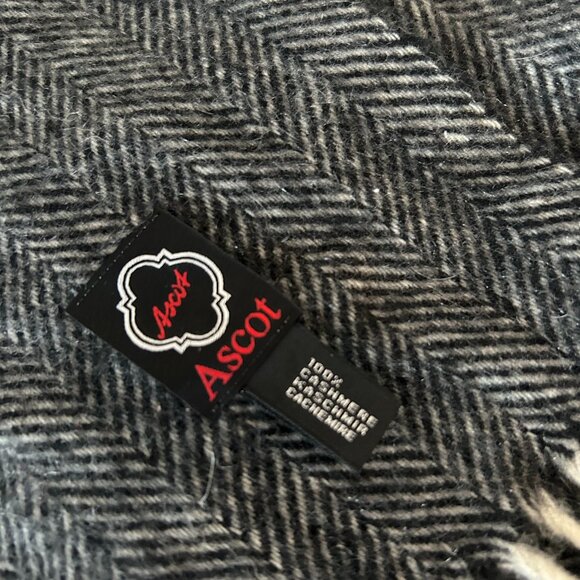 Ascot 100% Cashmere Scarf Made in Germany Black and Off White Herringbone - Picture 3 of 4